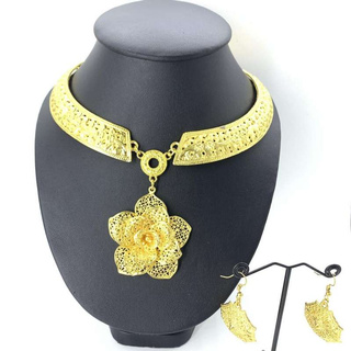 Vintage jewelry สร้อยอีสานชุดล้านนาไทสร้อยเงินต่างหูสีทอง Lanna Thai necklace