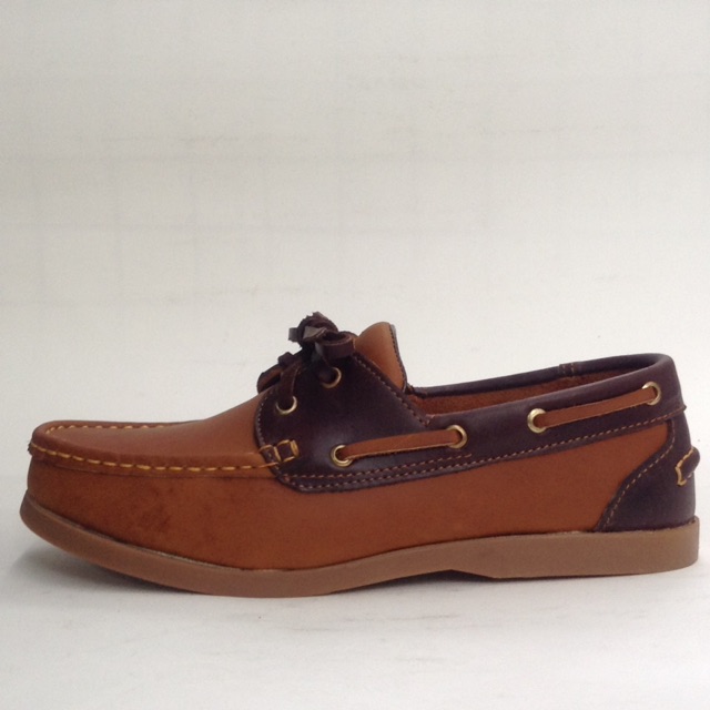 boat-shoe-caramel-colour