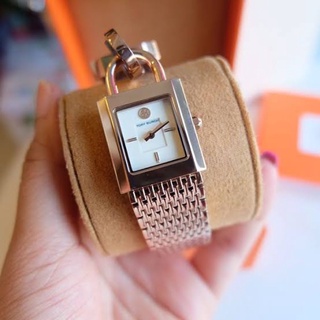 (ผ่อน0%) นาฬิกา  Tory Burch Surrey Rose Gold Watch สแตนเลส สีโรสโกลด์ สายแพ ตะขอเกี่ยว TBW7102