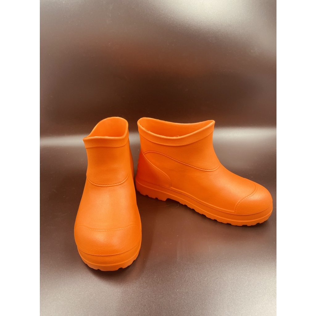 ราคาและรีวิวรองเท้าบู้ทเบา ข้อสั้น 6 นิ้ว สบายเท้า สะอาด นิ่ม ปลอดภัย สะอาด M-888-1 ทำจาก EVA สีส้ม