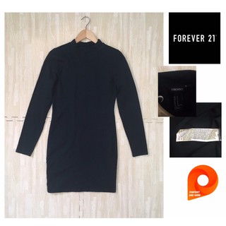 Forever 21 เดรสผ้ายืดสีเขียวขี้ม้า size M แต่งสายไขว้ด้านหลัง สภาพใหม่