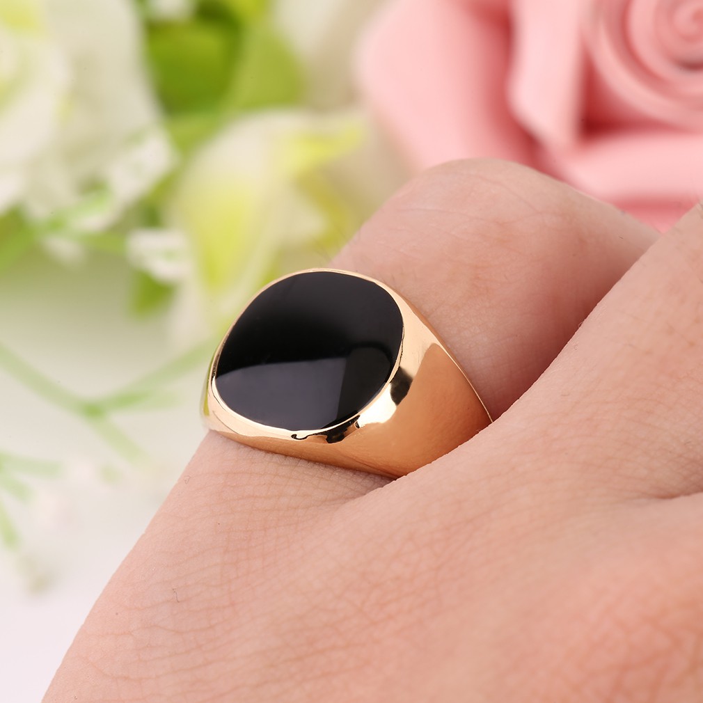 ภาพหน้าปกสินค้าtoymall  แหวนผู้ชายผู้หญิงแหวนไทเทเนียมชุบทอง 18 K US 5-14