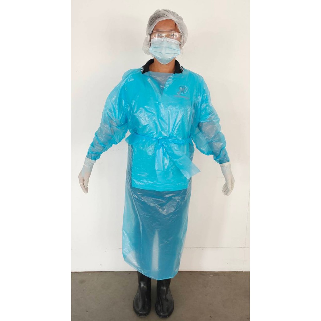 ภาพหน้าปกสินค้าชุดกาวน์ PE ( PE GOWN )ประกอบชุด PPE พลาสติกขนาดฟรีไซส์ คลุมร่างกาย ยาวจากแขนถึงข้อมือ คล้องนิ้วโป้งมือ คลุมไหล่ และผูกม