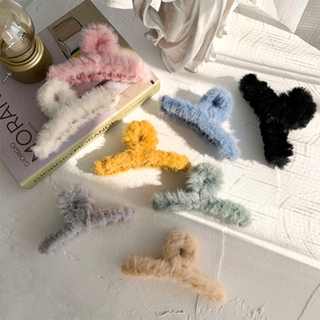 [ Ready Stock ] Women Solid Color Plush Hair Grip Clip/ Minimalist Candy Color Plush Hair Claw Grip/ Girls Bath Clips Cross Hair Crab Claws/ Elegant Hairpins Headwear