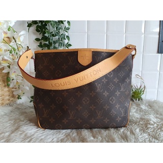 Louis vittion tote bag