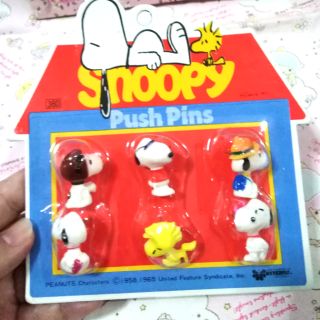 เข็ม​หมุด​ snoopy​ pins