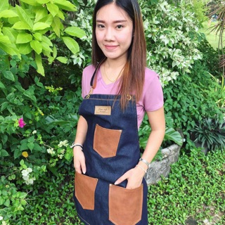 New Style ผ้ากันเปื้อนยีนส์หนัง  สายแบบถอดได้