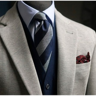 สินค้า เซ็ทเนคไทลายขวางกรมท่า-เทา+ผ้าเช็ดหน้าสูท-Navy Blue-Grey Necktie + Pocket Square