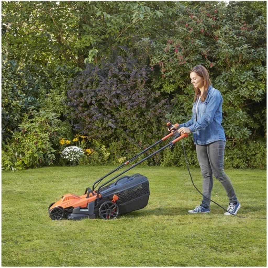 Black & Decker รถตัดหญ้าไฟฟ้า กำลัง 1400 วัตต์ หน้ากว้าง 34 ซม. รุ่น BEMW461BH-B1