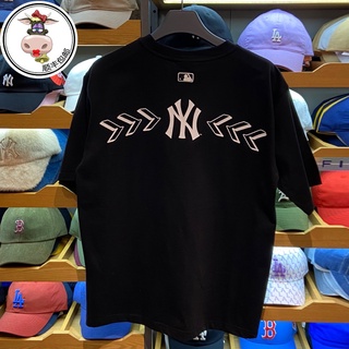 Mlb เสื้อยืดแขนสั้นพิมพ์ลายตัวอักษร New York Conspiracy สไตล์เกาหลีสําหรับผู้ชายและผู้หญิง 31Tss2 【S-4XL】