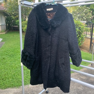 Coat เฟลอ สีดำจากเกาหลี
