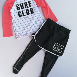 💋ชุดว่ายน้ำแขนยาวชมพูโรส สกรีน SURF CLUB พร้อมกางเกงกระโปรงขายาวสีดำ