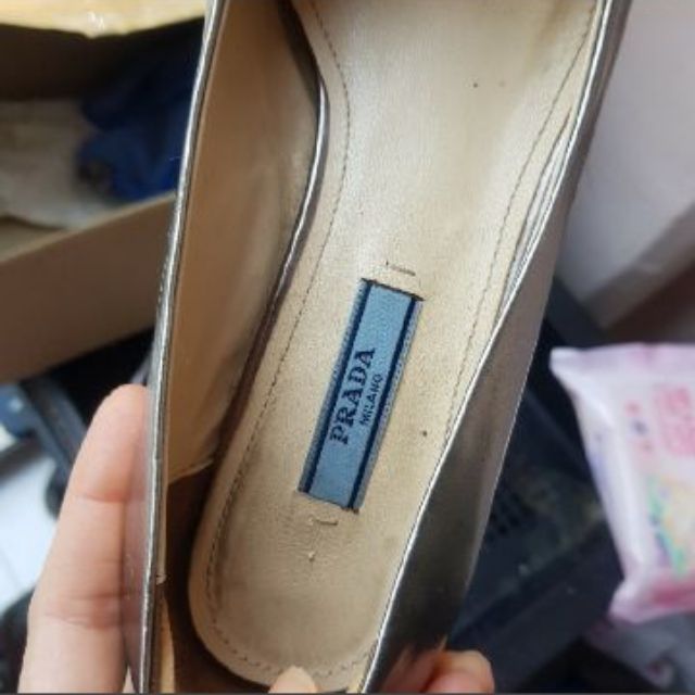 prada-รองเท้าส้นเตี้ย-สีเงิน-size-37