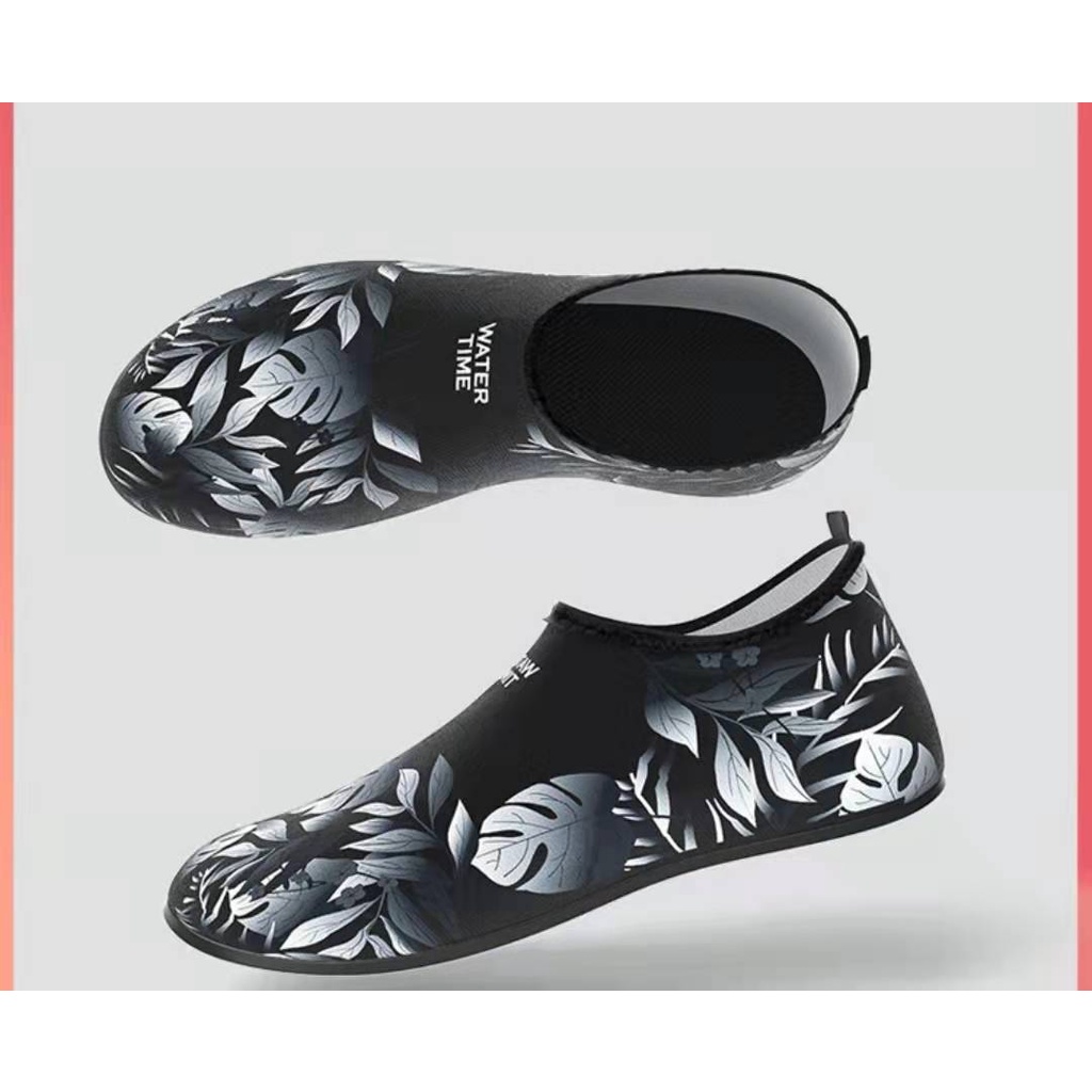 ภาพหน้าปกสินค้าBeach water shoes รองเท้าชายหาด size42-43(25 cm) รองเท้าใส่เล่นน้ำ รองเท้าเดินชายหาด พื้นยางหนา