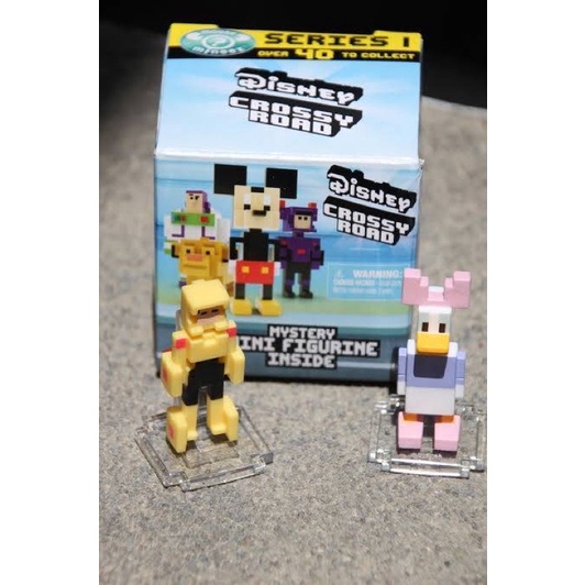 กล่องสุ่ม-disney-crossy-road-mystery-mini-figurine-series-1-ราคาต่อ-1-กล่องเล็ก-มีมากกว่า-40-แบบให้สะสม