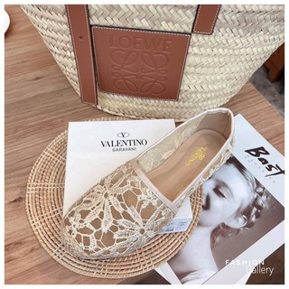 หมดชั่วคราว**รองเท้าคัชชู แบบสวม ลำลอง สไตล์ Valentino สินค้าไทย คุณภาพดี 100% พร้อมส่ง