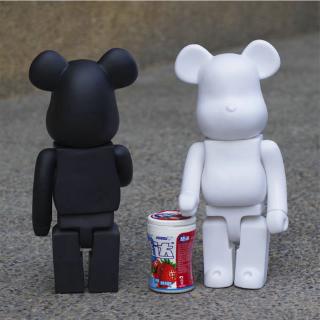 ภาพหน้าปกสินค้าของเล่นฟิกเกอร์ bearbrick 400 % 28 ซม. สีขาวดำ ซึ่งคุณอาจชอบสินค้านี้