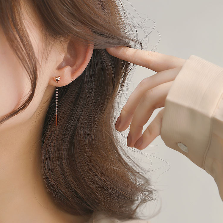 รูปภาพของต่างหู สีโรสโกลด์ ประดับเพชร แฟชั่นสำหรับผู้หญิงลองเช็คราคา