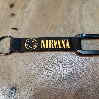 ภาพหน้าปกสินค้าพวงกุญแจตะขอ​ Nirvana ที่เกี่ยวข้อง