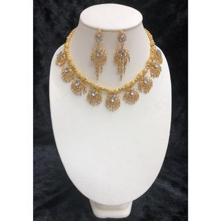 Thai jewellery ชุดเครื่องประดับสตรีไทย จี้คริสตัล สำหรับการเฉลิมฉลองวันหยุด jewelry set