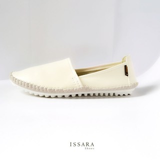 ภาพหน้าปกสินค้าIssara Shoes รองเท้าคัชชูหญิงส้นเตี้ย หนังนิ่มสีครีม ที่เกี่ยวข้อง