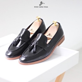 สินค้า British รองเท้าหนังโลฟเฟอร์ รุ่น Wlid Tassel Loafers (Black)