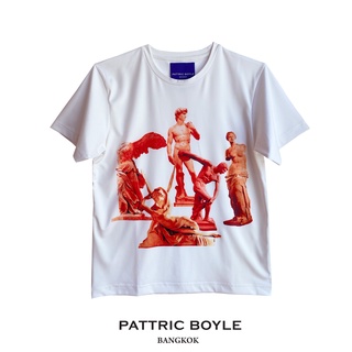 PATTRIC BOYLE / SC / SCULPTURE BLUE AND WHITE T-SHIRT / เสื้อยืด แขนสั้น สีขาว พิมพ์ลาย รูปปั้น แพล ผ้าฝ้ายแท้S-5XL