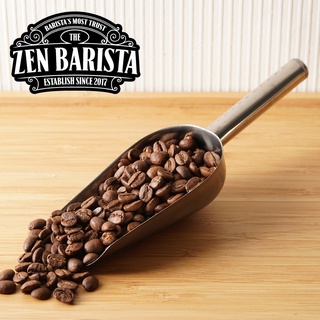 พลั่วตักกาแฟขนาดกลาง ตักได้ครั้งละประมาณ 80-100 กรัม ทำจากสแตนเลส สวยงาม