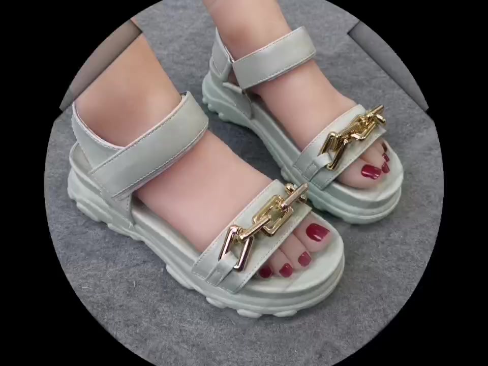 ann-fashion-รองเท้าแตะรัดส้นแฟชั่นผู้หญิง-รองเท้าแตะสีพื้น-แต่งโซ่ด้านหน้า-สายรัดตีนตุ๊กแก-พื้นนุ่มน้ำหนักเบา-711-15