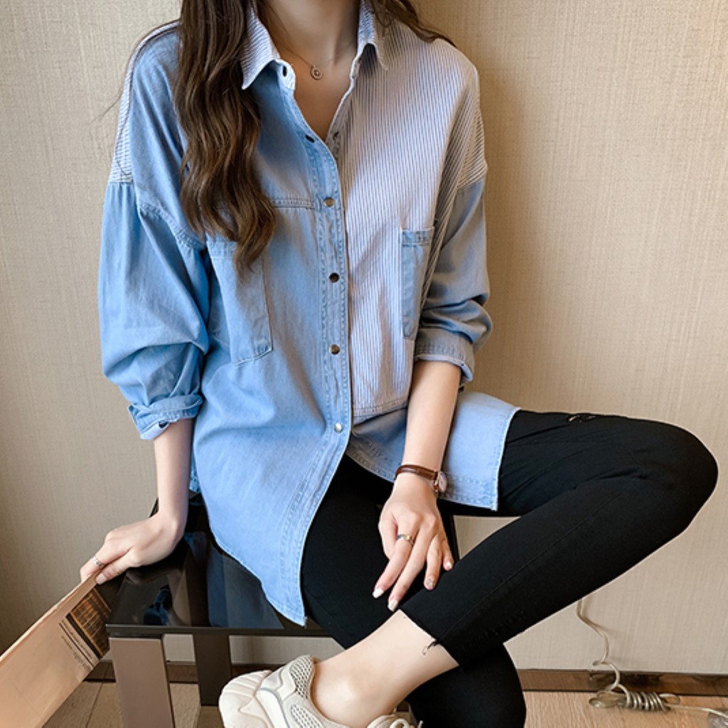fc-พร้อมส่ง-เสื้อเชิ้ต-สียีนส์-แต่งลายริ้ว-แถบกระดุม-มีกระเป๋าหน้า-มี-2-สี-แฟชั่น