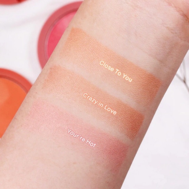 มาใหม่บรัชออน-kiss-my-cheek-ปัดแก้ม-two-tone-จาก-merrezca-มีทั้งแมตและชิมเมอร์ในตลับเดียว