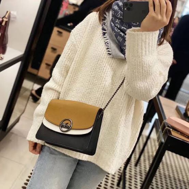 ผ่อน0-กระเป๋า-สะพายข้าง-สีน้ำตาล-หนังแท้-สายโซ่-jade-flap-crossbody-in-colorblock-coach-f80834