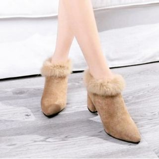 👢 พร้อมส่งส่งไวเก็บเงินปลายทางรองเท้าบูท หุ้มข้อสั้นส้นแท่งสูง 2.5 นิ้ว ขนมุ้งมิ้ง รองเท้าบูท ฤดูหนาวบูทเกาหลี