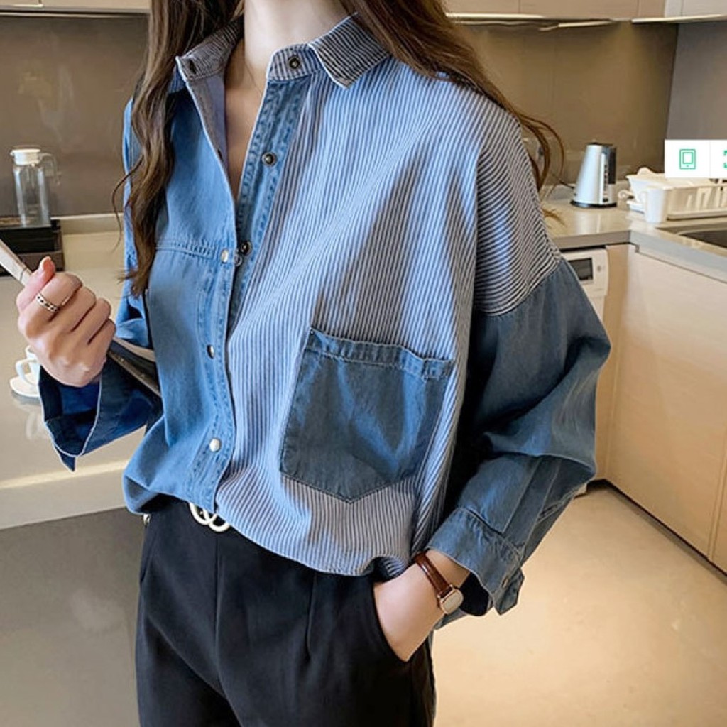 fc-พร้อมส่ง-เสื้อเชิ้ต-สียีนส์-แต่งลายริ้ว-แถบกระดุม-มีกระเป๋าหน้า-มี-2-สี-แฟชั่น