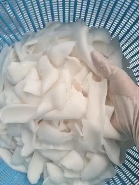 เนื้อมะพร้าวน้ำหอม-ขูดริ้วชั้นครึ่ง-1-กก