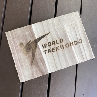 ภาพขนาดย่อของสินค้าแผ่นไม้ ไม้เตะเทควันโด้ ใช้สำหรับฝึกซ้อมเตะเทควันโด WTF World Taekwondo breaking board คาราเต้ ยูโด