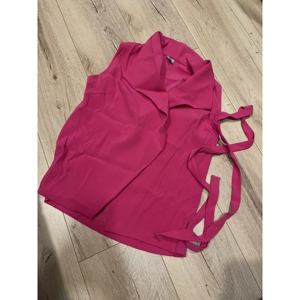 used-naris-brand-fuchsia-wing-collar-top-m