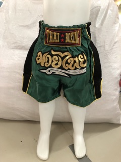 ภาพขนาดย่อของภาพหน้าปกสินค้ากางเกงมวย กางเกงมวยไทย ของเด็ก ผ้าซาติน ปักอักษรสีทอง (Thai boxing) จากร้าน gale_june บน Shopee