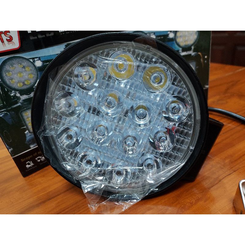 สปอรไลท์ledใช้ได้ตั้งแต่9-32vกลม4-led14เม็ด-lm5101-ts