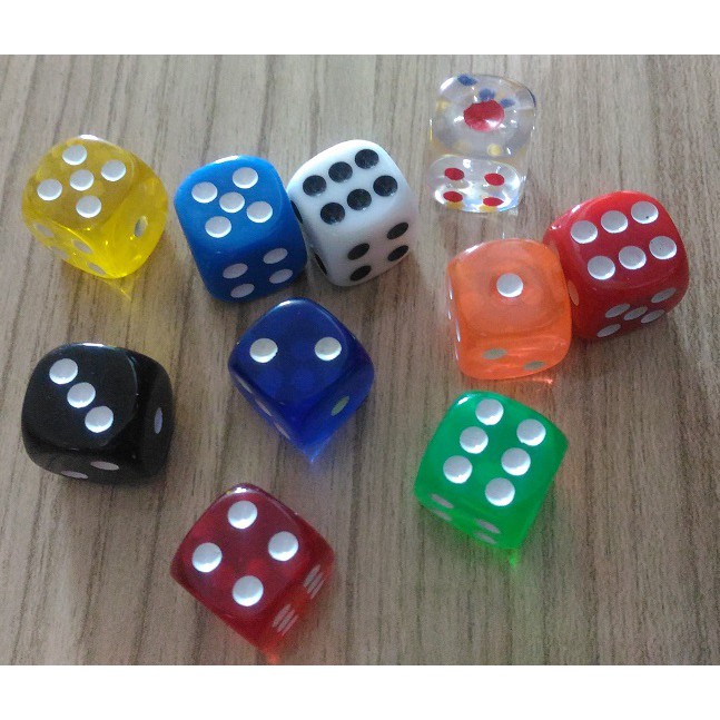 ภาพหน้าปกสินค้าDice ลูกเต๋า 6 หน้าขนาด 1.6 ซม. (ราคาต่อชิ้น) จากร้าน mangamoe บน Shopee