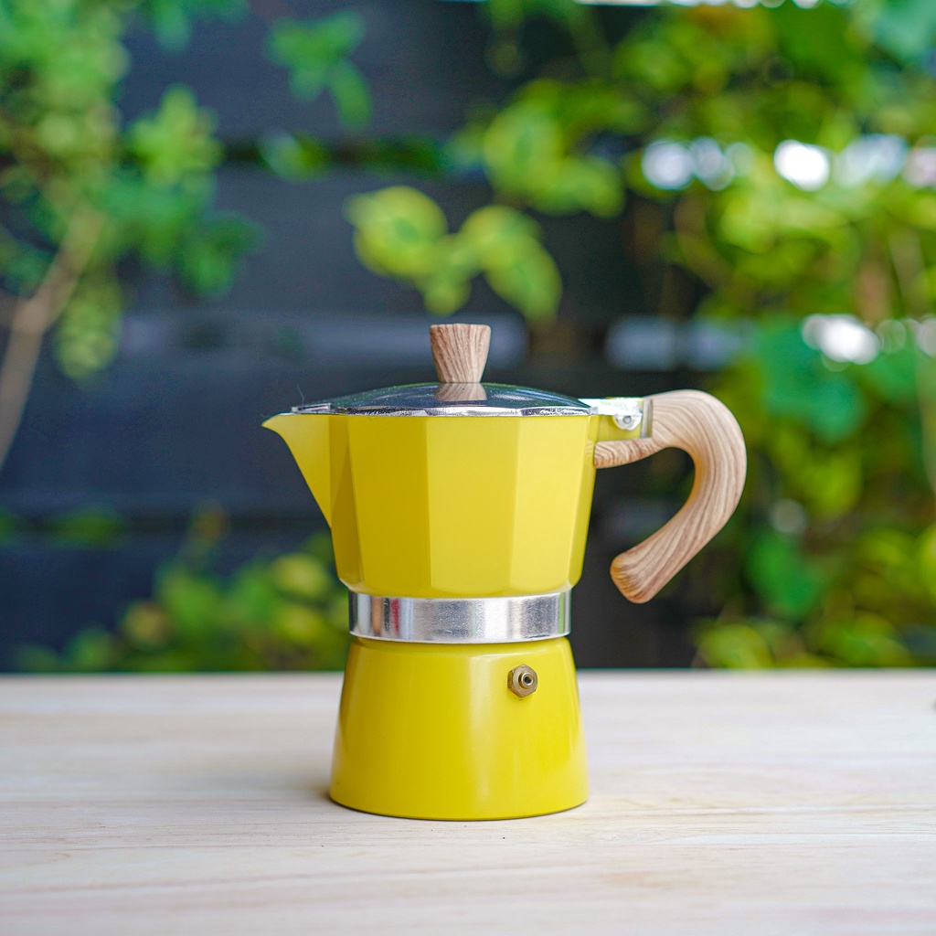 ชุดหม้อต้มกาแฟสด-มอคค่าพอท-moka-pot-3cup-สีเหลือง-เครื่องบดเมล็ดกาแฟ-มือหมุน
