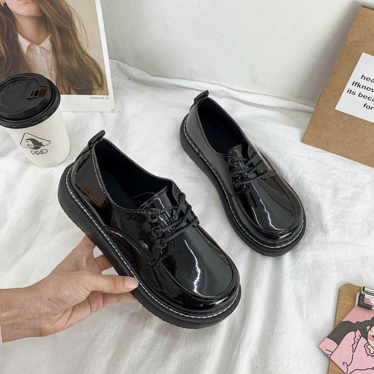 ภาพหน้าปกสินค้าน้องสาวที่อ่อนนุ่ม เล็ก รองเท้าหนัง หญิง ญี่ปุ่น หัวกลม ตุ๊กตา รองเท้าเด็ก นักเรียน คอสเพลย์ ก้นหนา รองเท้าเดียว JK
