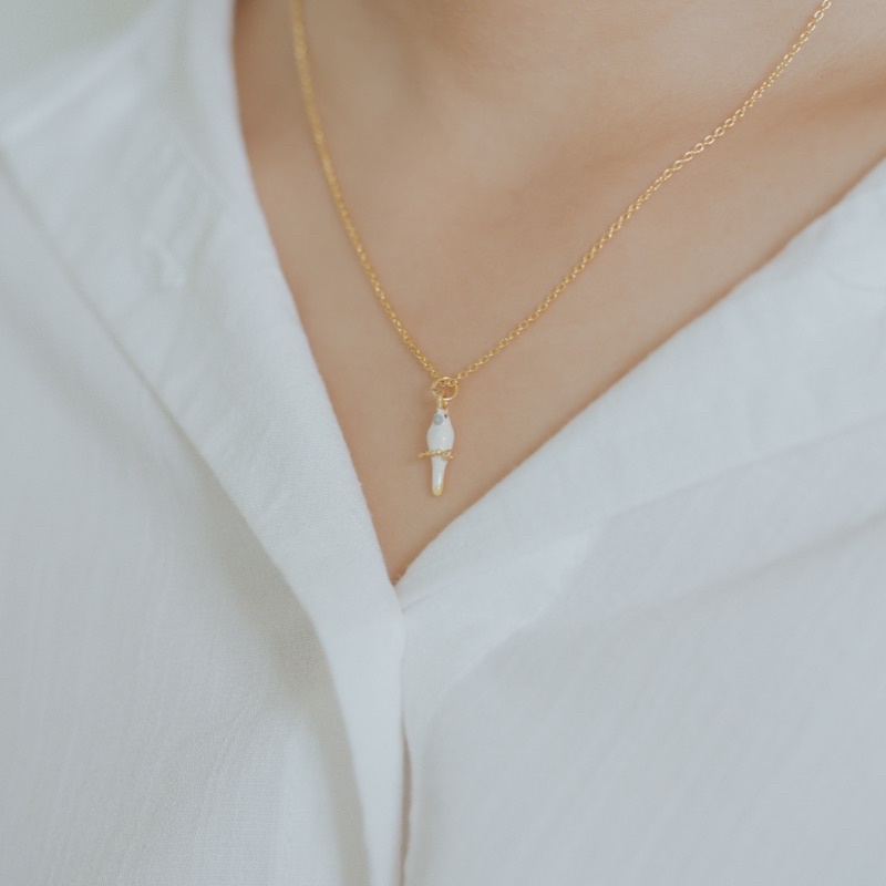 fairy-tales-tales-of-the-tiny-word-necklace-สร้อยคอจี้รูปนกกะตั้ว