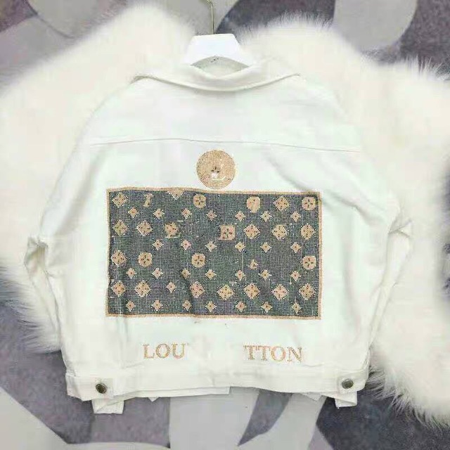 lv-jacket-ด้านหลังแต่งกลิ๊ตเตอร์เพชรๆเป็น-โลโก้-lv