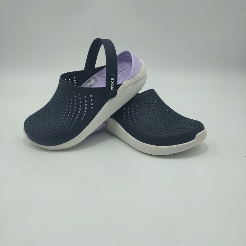 ภาพหน้าปกสินค้าCrocs Lite Ride Clog รองเท้าแตะ รัดส้น แบบลำลอง มาใหม่สุดฮิต ใส่ได้ทุกเพศ