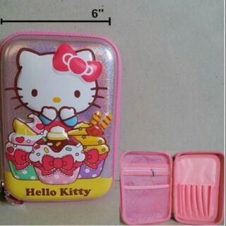 กล่องดินสอ EVA Smiggle 3D ลายด้านหน้านูนขึ้นมาค่ะ ลาย Kitty คิตตี้ ขนาด 6x8.5x1.5 นิ้ว