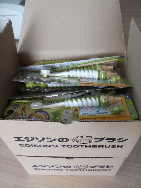 ภาพสินค้าแปรงสีฟันเด็กจากญี่ปุ่น พร้อมตัวปั้ม (สีเขียว) จากร้าน hanumaaniwin บน Shopee ภาพที่ 8