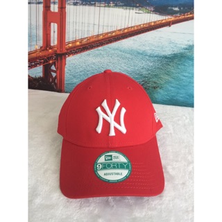 หมวก Yankees สีแดงงง