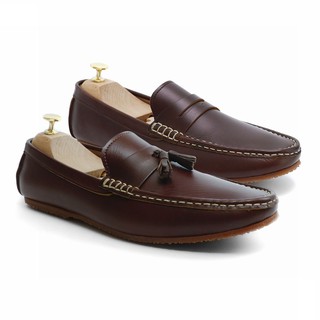 ภาพหน้าปกสินค้าBrown Stoneรองเท้าหนังแท้ Leather Penny Loafer Classy Oil TannedBrandy Brown ที่เกี่ยวข้อง