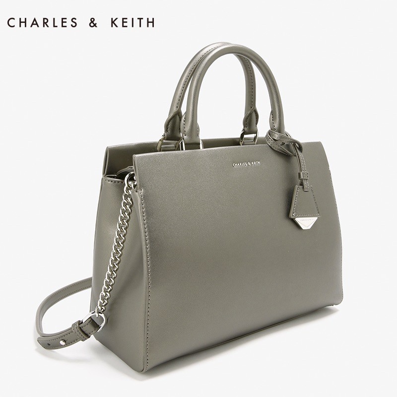 charles-and-keith-handbag-มือสองของแท้-แม่ค้าใช้เอง-ซื้อจากshopเลยค่ะ